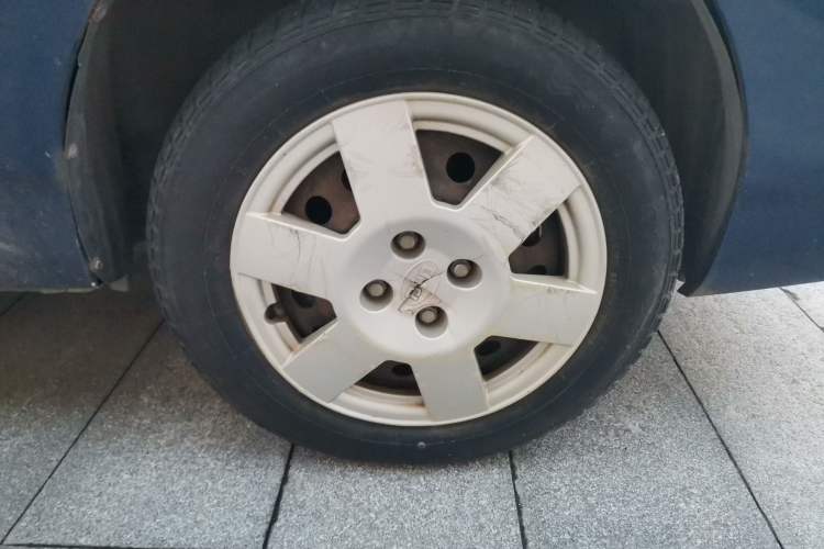 Used BYD F3R 2011 1.5L Comfort Version Right Front Wheel Hub