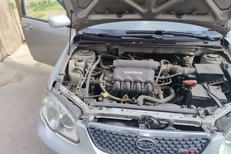 Used BYD F3R 2011 1.5L Comfort Version Engine Bay Right