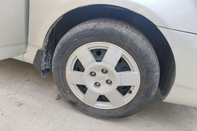Used BYD F3R 2011 1.5L Comfort Version Right Front Wheel Hub