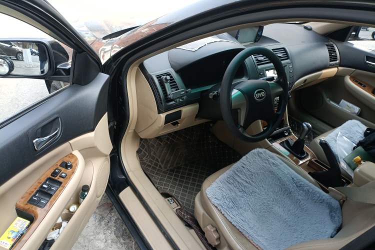 Used BYD F6 2009 New Wealth Edition 2.0L Manual Comfort Model Driver Seat