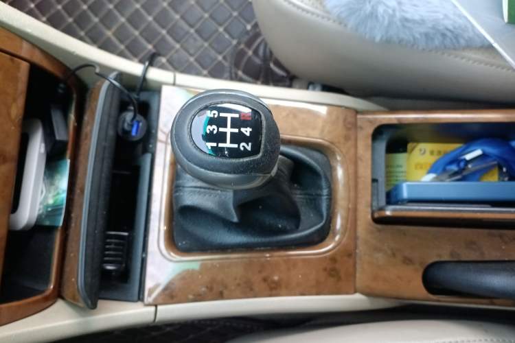 Used BYD F6 2009 New Wealth Edition 2.0L Manual Comfort Model Gear Lever