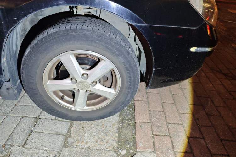 Used BYD F6 2009 New Wealth Edition 2.4L Automatic Prestige Model Right Front Wheel Hub