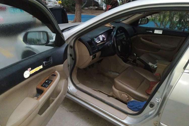 Used BYD F6 2009 New Wealth Edition 2.0L Manual Luxury Model Driver Seat