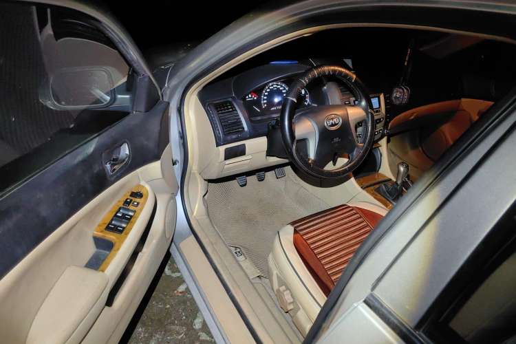 Used BYD F6 2009 New Wealth Edition 2.0L Manual Comfort Model Driver Seat