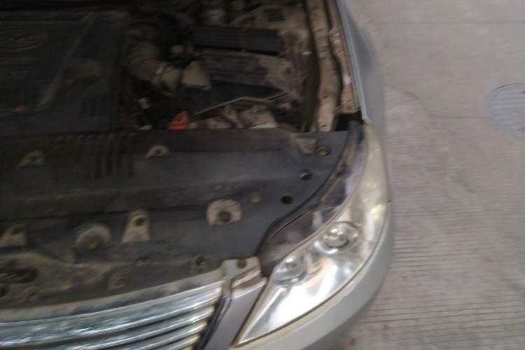 Used BYD F6 2009 New Wealth Edition 2.0L Manual Luxury Model Engine Bay Left