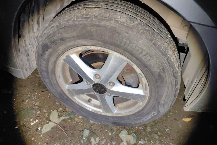 Used BYD F6 2009 New Wealth Edition 2.0L Manual Comfort Model Right Front Wheel Hub