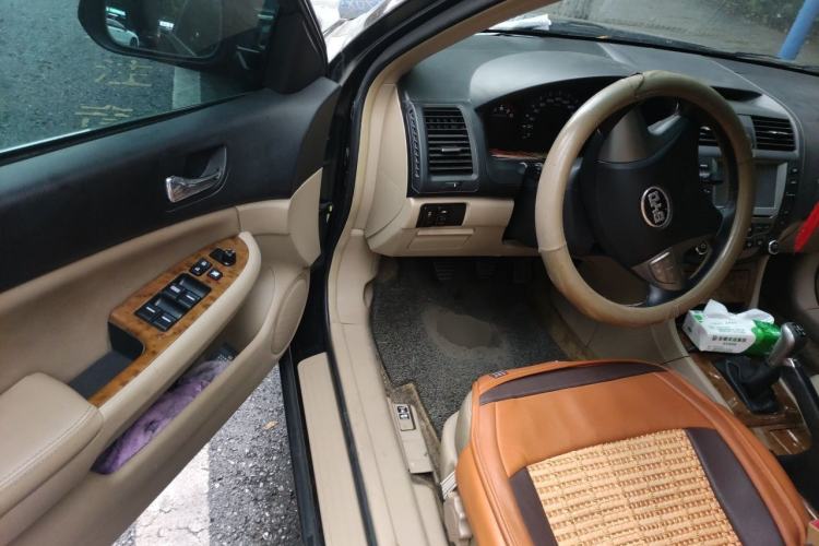 Used BYD F6 2010 Golden Edition 2.0L Manual Luxury Model Driver Seat