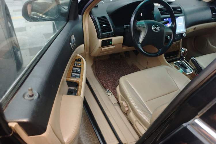 Used BYD F6 2010 Golden Edition 2.0L CVT Deluxe Model Driver Seat