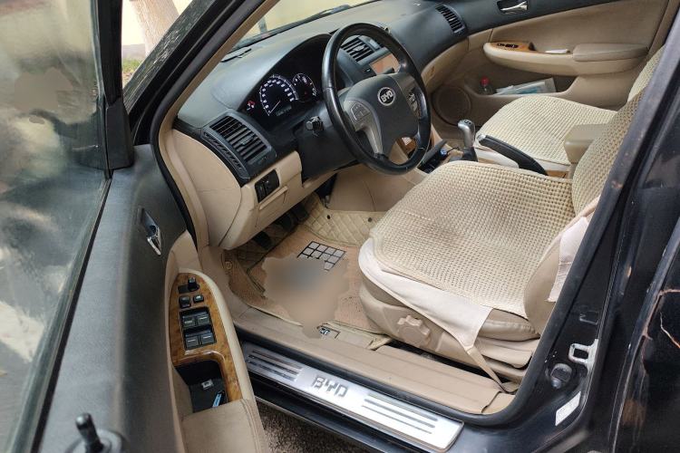 Used BYD F6 2010 Golden Edition 2.0L Manual Luxury Model Driver Seat