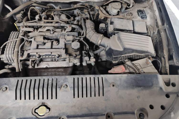 Used BYD F6 2010 Golden Edition 2.0L Manual Luxury Model Engine Bay Left