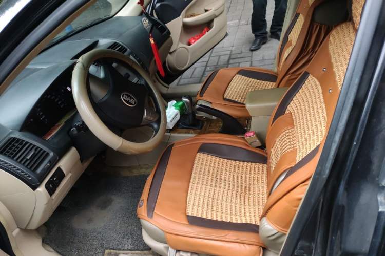 Used BYD F6 2010 Golden Edition 2.0L Manual Luxury Model Left Front Seat