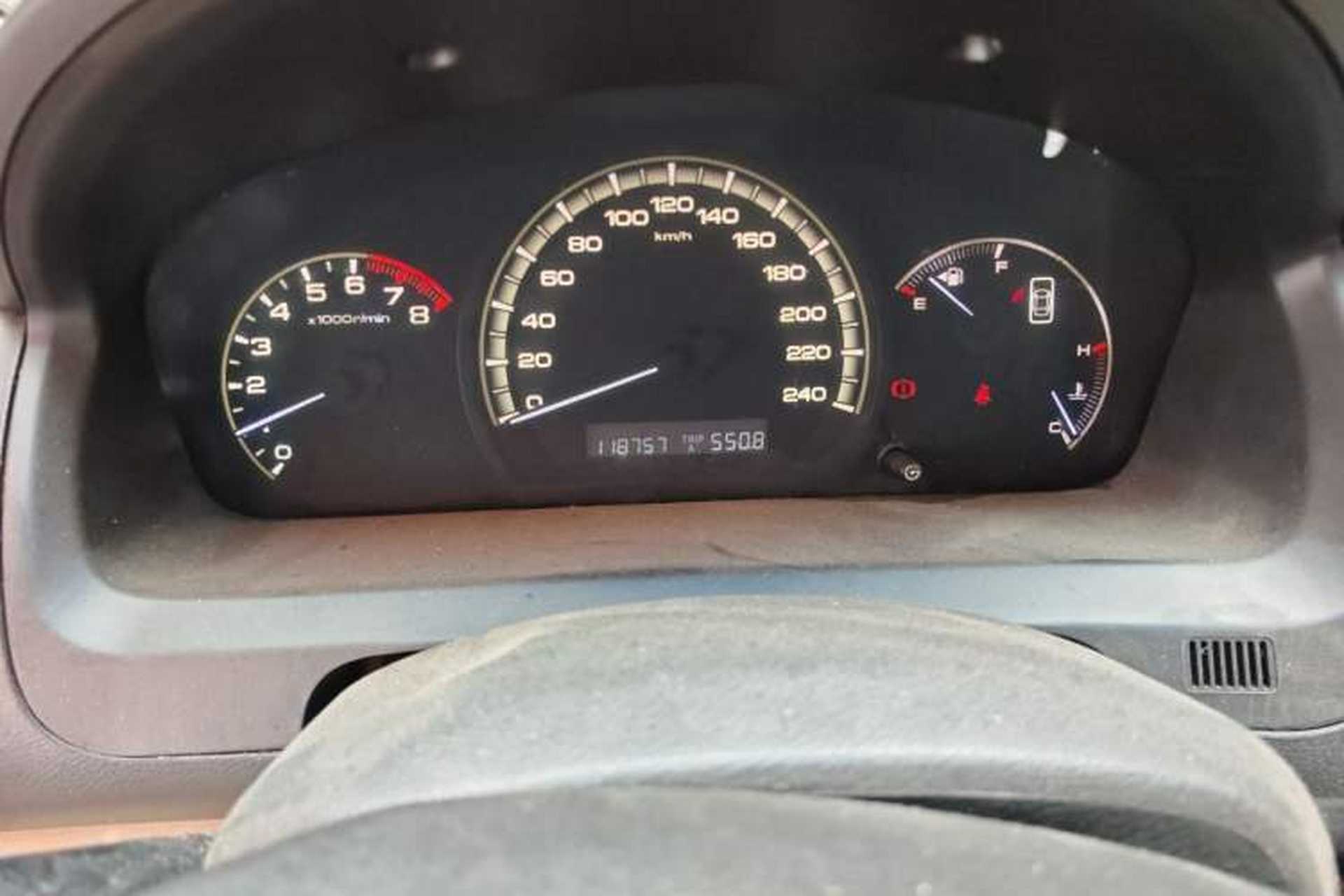 Used BYD F6 2010 Golden Edition 1.8L Manual Luxury Model Odometer Close Up
