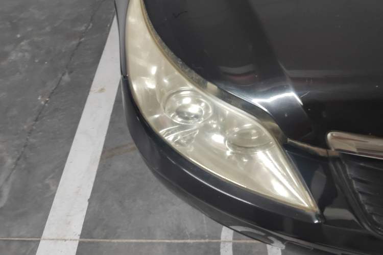 Used BYD F6 2010 Golden Edition 2.0L Manual Luxury Model Right Front Headlight