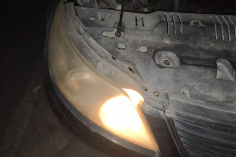 Used BYD F6 2010 Golden Edition 1.8L Manual Luxury Model Right Front Headlight