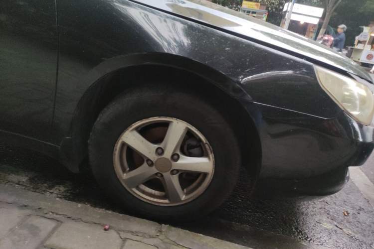 Used BYD F6 2010 Golden Edition 2.0L Manual Luxury Model Right Front Wheel Hub