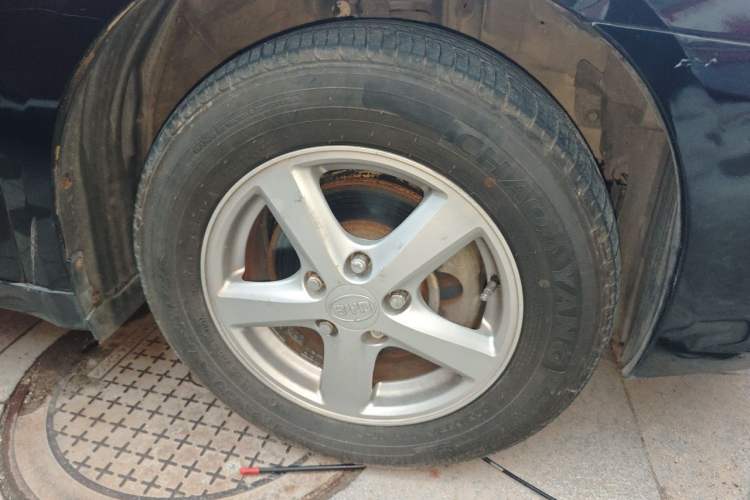 Used BYD F6 2010 Golden Edition 2.0L CVT Deluxe Model Right Front Wheel Hub