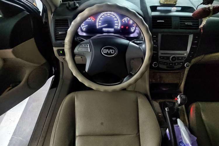 Used BYD F6 2010 Golden Edition 2.0L Manual Luxury Model Steering Wheel