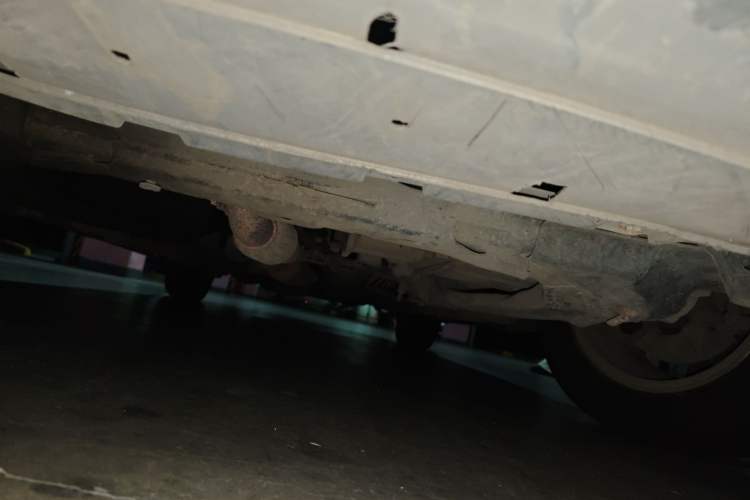 Used BYD F6 2011 Golden Edition 2.0L CVT Deluxe Model Chassis Front