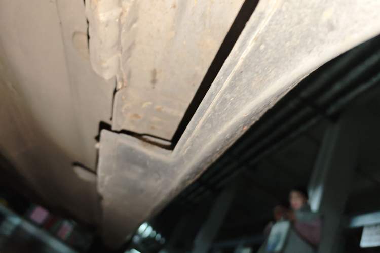 Used BYD F6 2011 Golden Edition 2.0L CVT Deluxe Model Chassis Front Left