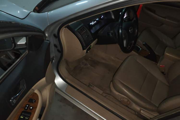 Used BYD F6 2011 Golden Edition 2.0L CVT Deluxe Model Driver Seat