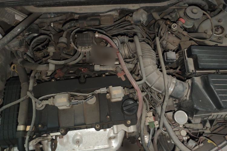 Used BYD F6 2011 Golden Edition 2.0L CVT Deluxe Model Engine Bay