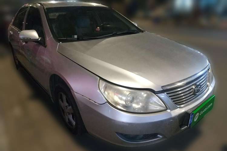 Used BYD F6 2011 Golden Edition 2.0L CVT Deluxe Model Front Right 45 Deg