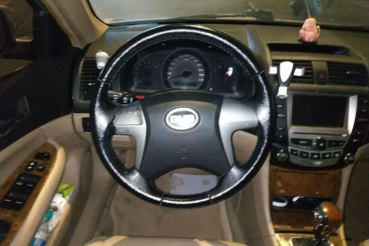 Used BYD F6 2011 Golden Edition 2.0L CVT Deluxe Model Steering Wheel