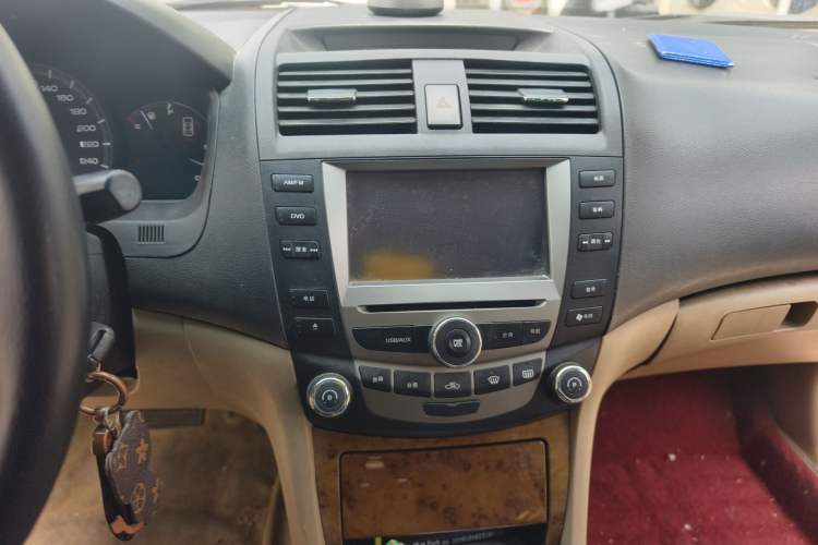 Used BYD F6 2011 Golden Edition 2.0L CVT Deluxe Model Audio And AC Panel