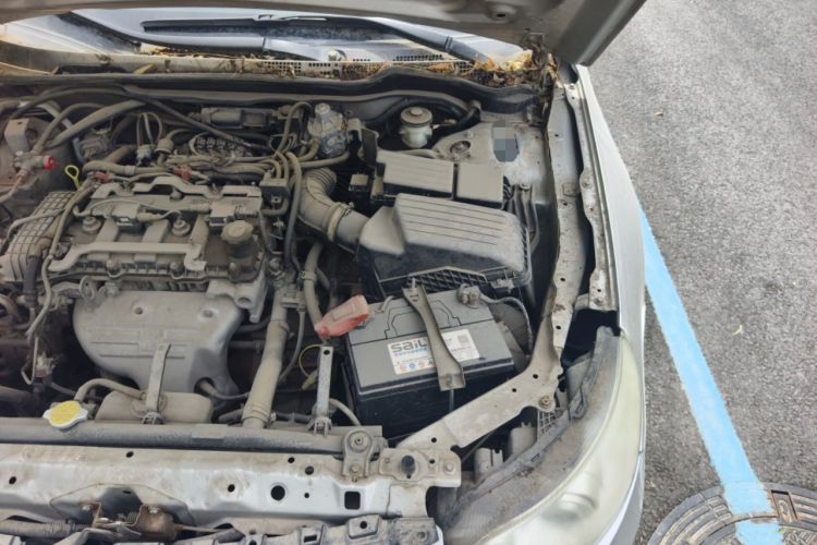 Used BYD F6 2011 Golden Edition 2.0L CVT Deluxe Model Engine Bay Left