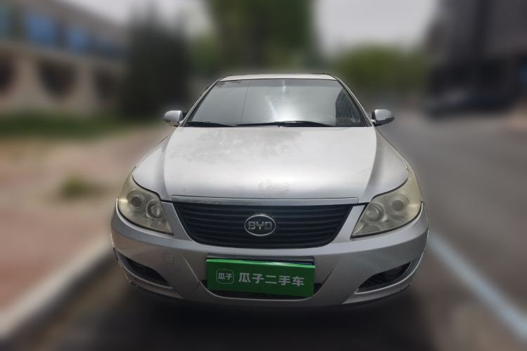 Used BYD F6 2011 Golden Edition 2.0L CVT Deluxe Model Front