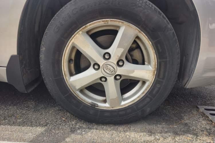 Used BYD F6 2011 Golden Edition 2.0L CVT Deluxe Model Right Front Wheel Hub