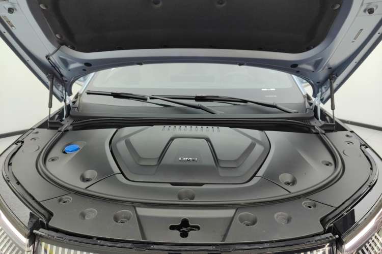 Used BYD Frigate 07 2023 DM-i 100KM Flagship Model Engine Bay