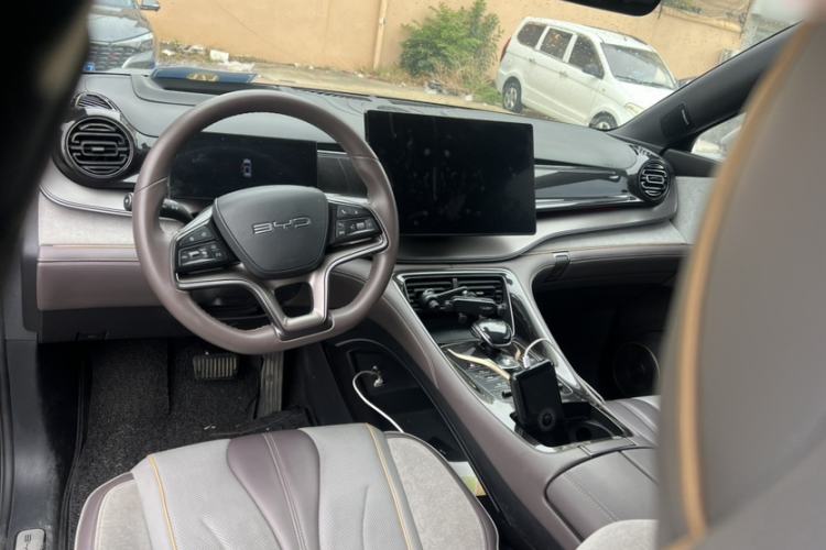 Used BYD Frigate 07 2023 DM-i 100KM Flagship Model Interior 2