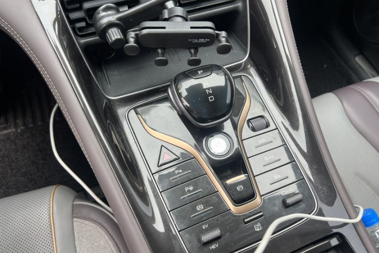 Used BYD Frigate 07 2023 DM-i 100KM Flagship Model Interior 4