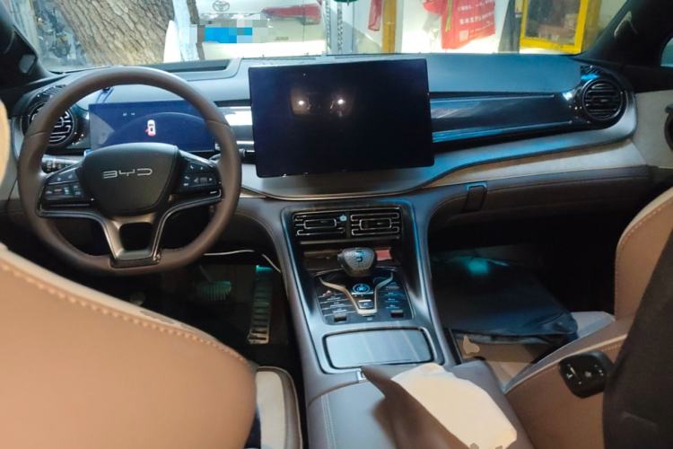 Used BYD Frigate 07 2023 DM-i 100KM Flagship Model Center Console