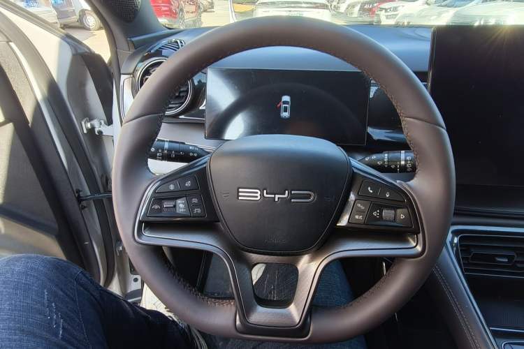Used BYD Frigate 07 2023 DM-i 205KM Prestige Model Interior 2