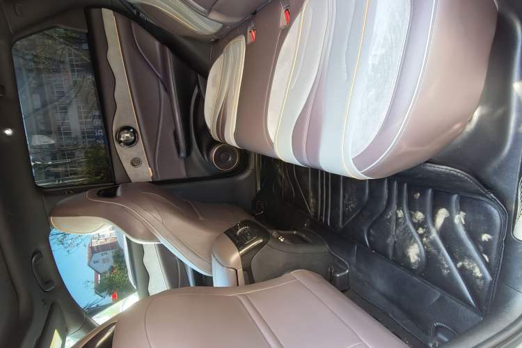 Used BYD Frigate 07 2023 DM-i 205KM Prestige Model Interior 4