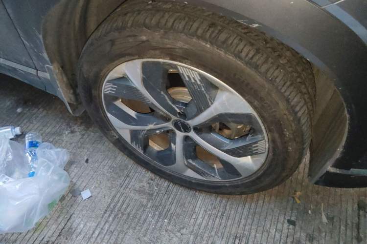 Used BYD Frigate 07 2023 DM-i 100KM Flagship Model Right Front Wheel Hub