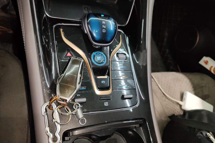 Used BYD Frigate 07 2023 DM-i 205KM Prestige Model Gear Lever