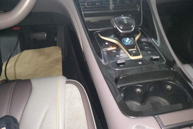 Used BYD Frigate 07 2023 DM-i 100KM Flagship Model Gear Lever