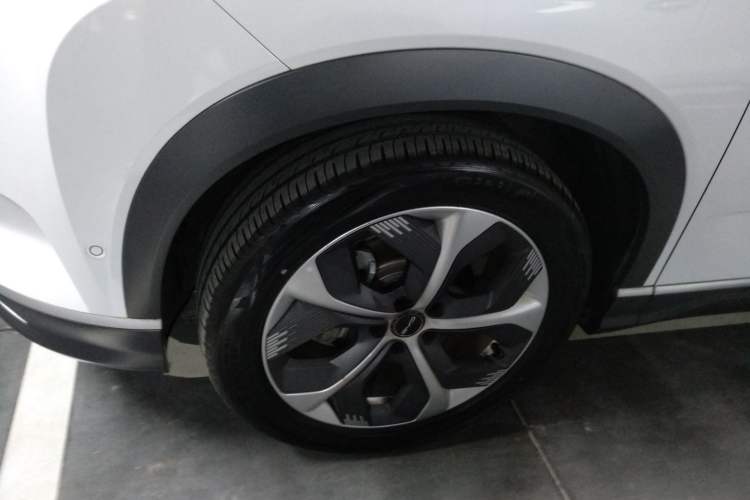 Used BYD Frigate 07 2023 DM-i 100KM Flagship Model Left Front Wheel Hub