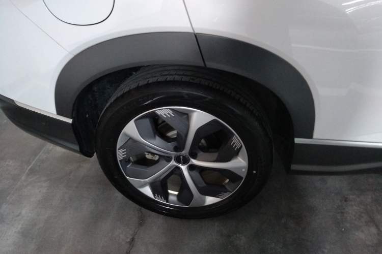 Used BYD Frigate 07 2023 DM-i 100KM Flagship Model Right Rear Wheel Hub