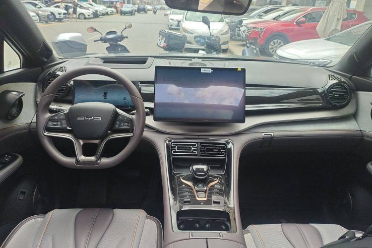 Used BYD Frigate 07 2023 DM-i 205KM Flagship Model Center Console