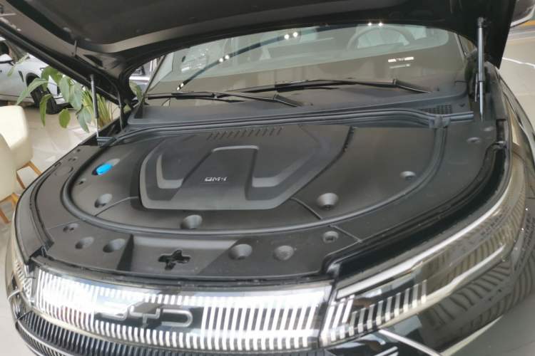 Used BYD Frigate 07 2023 DM-i 205KM Flagship Model Engine Bay