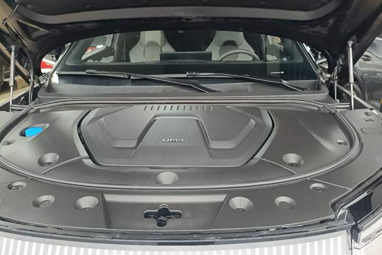 Used BYD Frigate 07 2023 DM-i 205KM Flagship Model Engine Bay