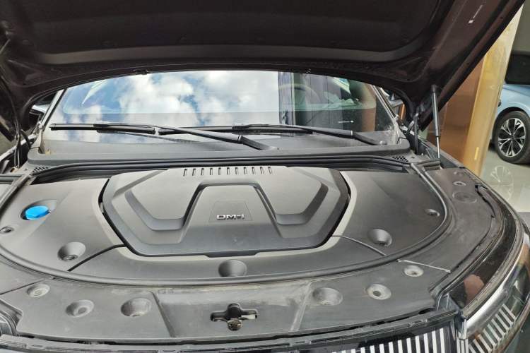 Used BYD Frigate 07 2023 DM-i 205KM Flagship Model Engine Bay