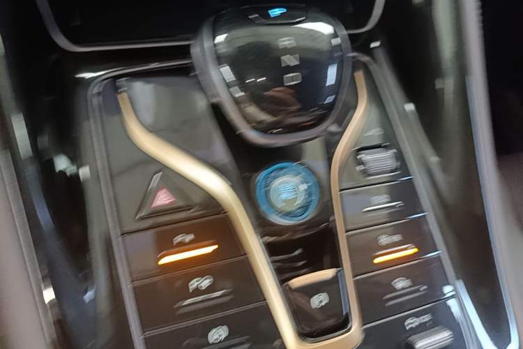 Used BYD Frigate 07 2023 DM-i 205KM Flagship Model Gear Lever