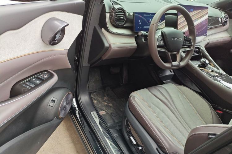 Used BYD Frigate 07 2023 DM-i 205KM Flagship Model Interior 3