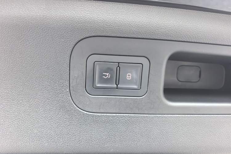 Used BYD Frigate 07 2023 DM-i 205KM Prestige Model Interior 9