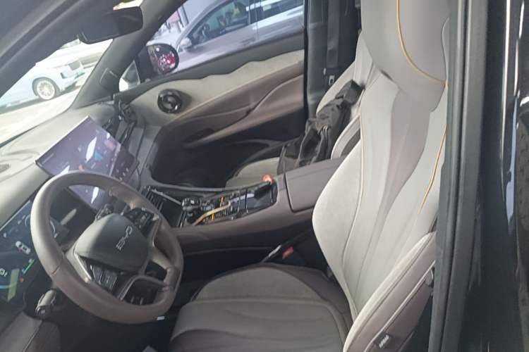Used BYD Frigate 07 2023 DM-i 205KM Flagship Model Left Front Seat